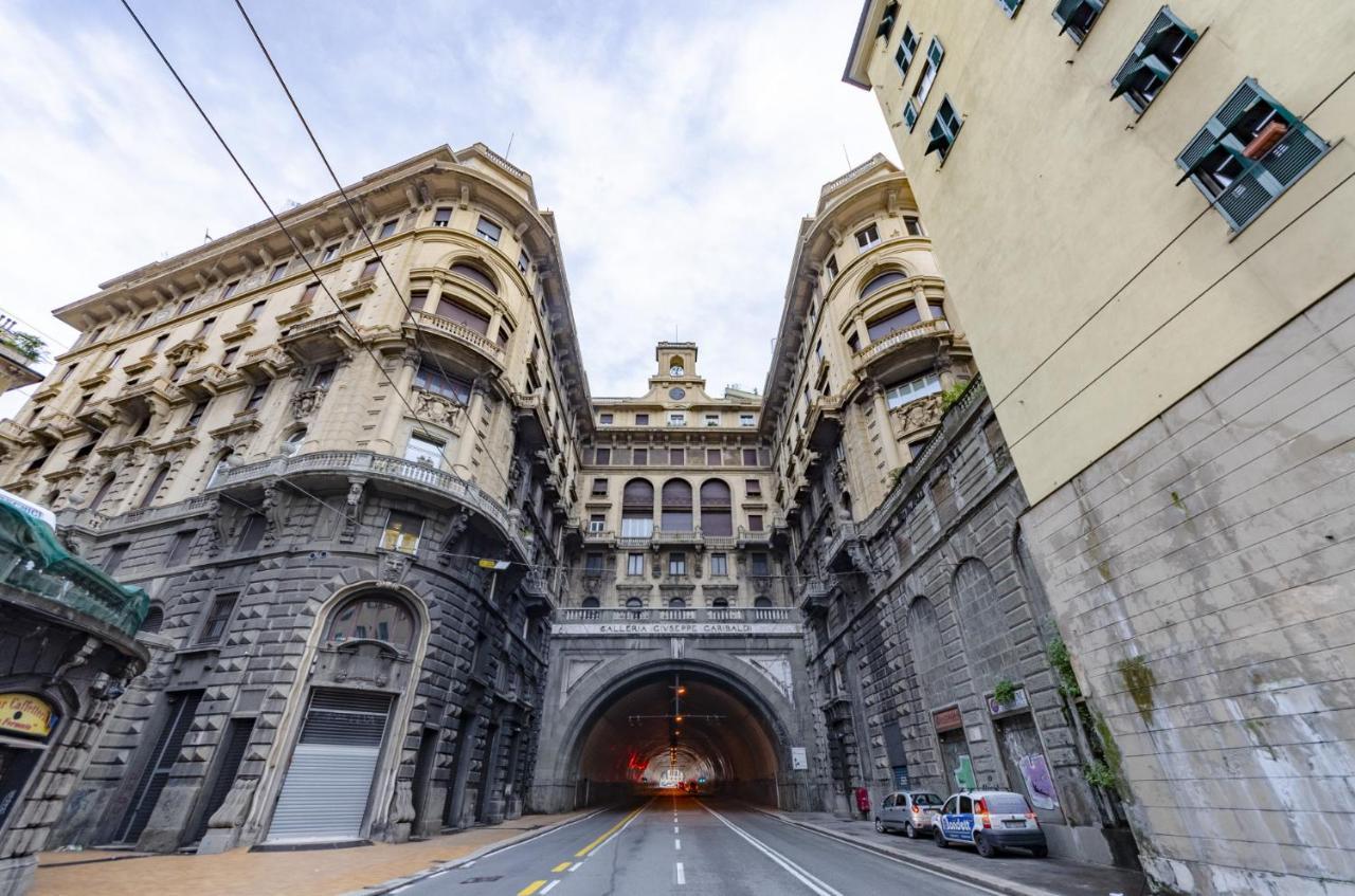 Joivy Elegant 1-Bedroom Flat Near Spianata Castelletto Genoa Exterior photo